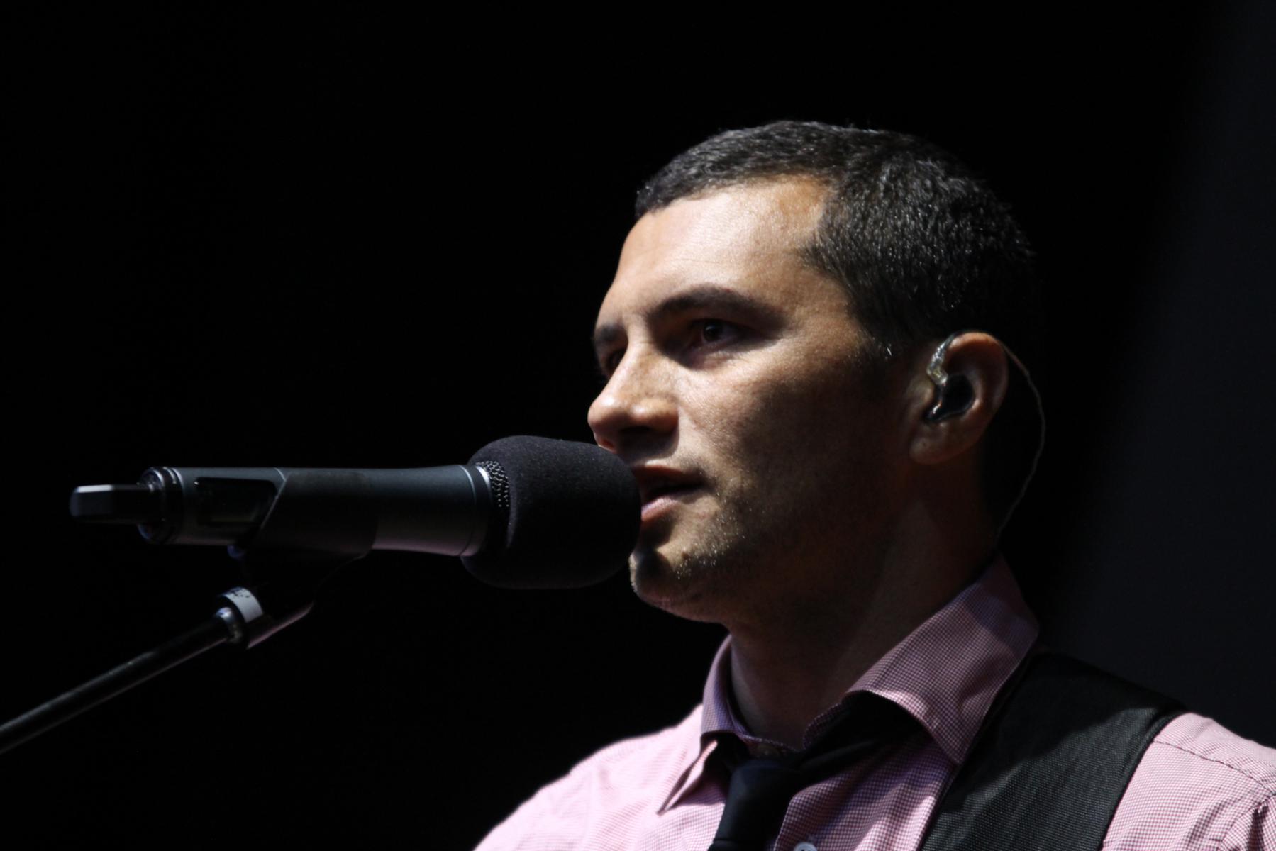 Jason Kerrison from Opshop - More FM Summer Vineyard Tour - Feb 2013