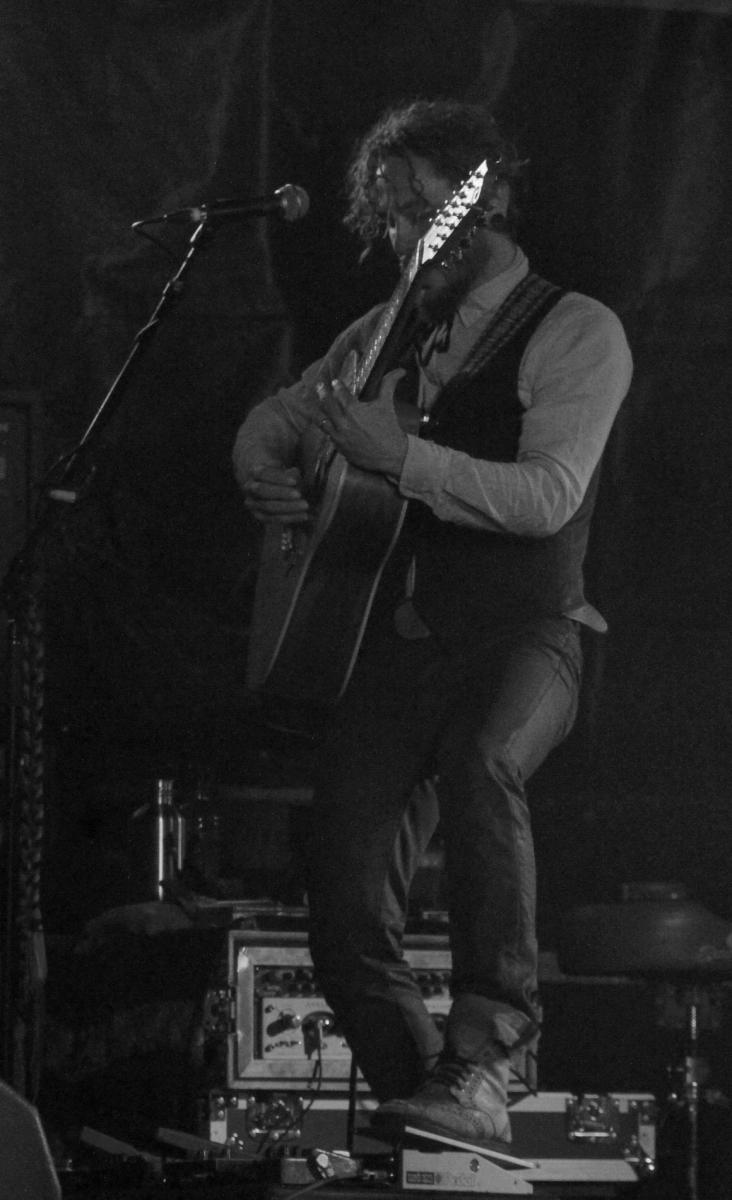 John Butler - More FM Summer Vineyard Tour - Martinborough - Feb 2012