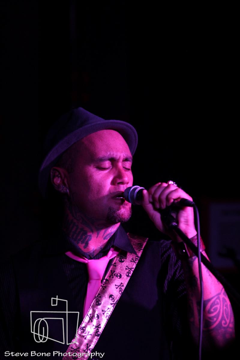 Tiki Taane - Acoustic Tour - Juice Bar - 18th April 2013