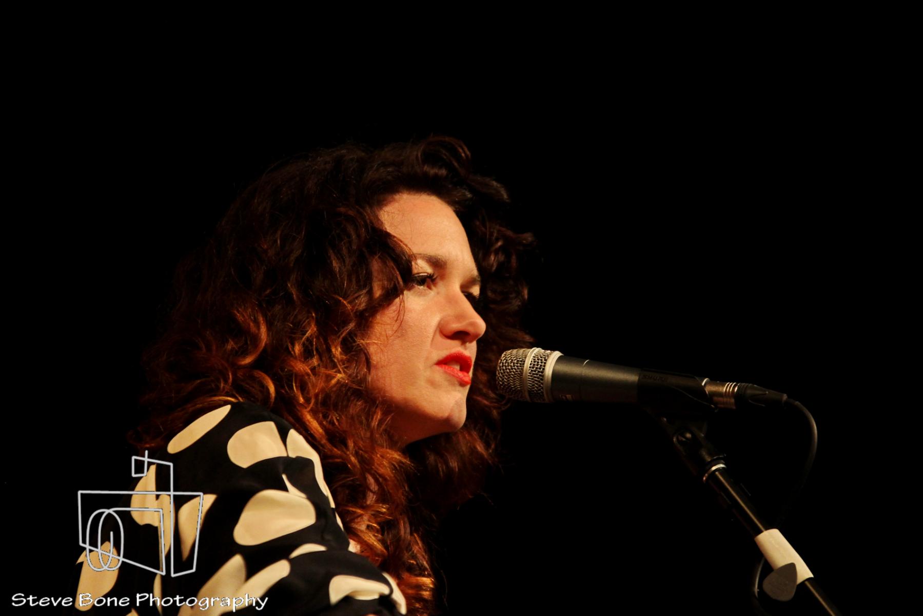 Julia Deans - The Vic - Devonport - 25th May 2013